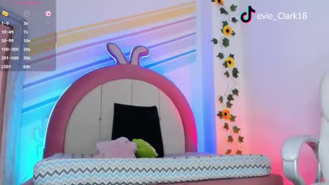 Snapshot of evie_clark_ chatting on 16, 2, 2025 My name is Evie nice to meet you really get to know me better private is open online show from 16, 2, 2025