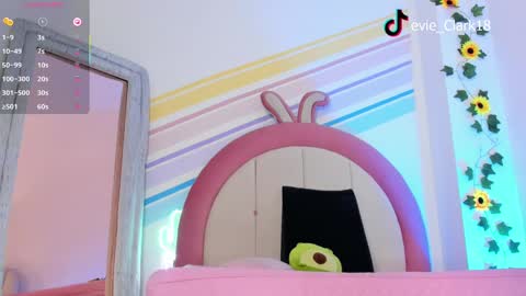 Snapshot of evie_clark_ chatting on 24, 2, 2025 My name is Evie nice to meet you really get to know me better private is open online show from 24, 2, 2025