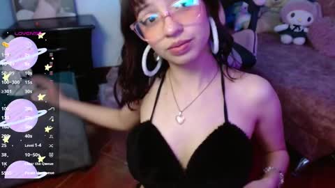Evie Cloud online show from 6, 10, 2025