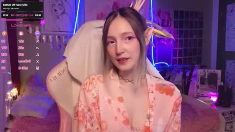 Evie online show from 12, 11, 2025