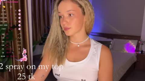 Snapshot of evielina chatting on 19, 5, 2026 evielina online show from 19, 5, 2026