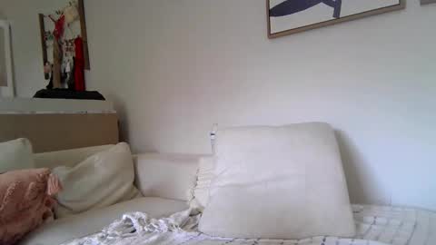 Snapshot of evillers1 chatting on 2, 12, 2025 Badblondebunny online show from 2, 12, 2025