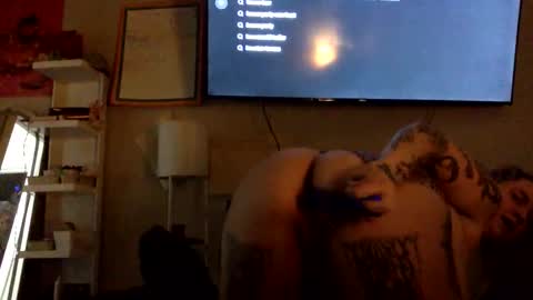 Snapshot of evilstwins chatting on 20, 12, 2025 Evil twins online show from 20, 12, 2025