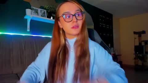 Snapshot of evy_orange1 chatting on 13, 7, 2026 EVY online show from 13, 7, 2026