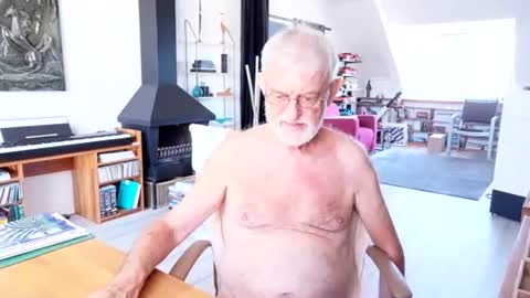 Snapshot of ewaldwillems99 chatting on 14, 7, 2026 Naaktloper online show from 14, 7, 2026