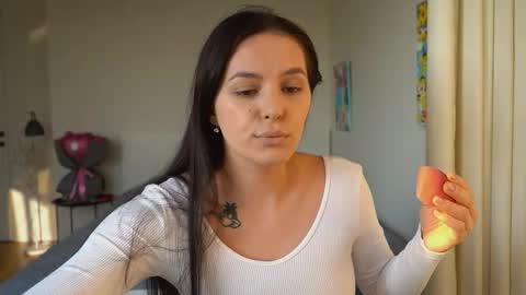 Snapshot of ewelynscott chatting on 10, 11, 2025 ewelynscott online show from 10, 11, 2025