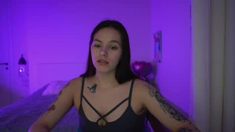 Snapshot of ewelynscott chatting on 13, 11, 2025 ewelynscott online show from 13, 11, 2025