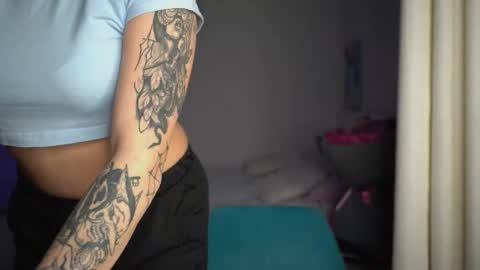 Snapshot of ewelynscott chatting on 17, 11, 2025 ewelynscott online show from 17, 11, 2025