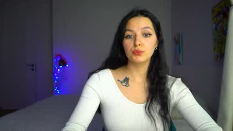 Snapshot of ewelynscott chatting on 15, 12, 2025 ewelynscott online show from 15, 12, 2025