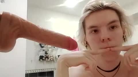 Snapshot of ex1dra06 chatting on 1, 4, 2026 Essa online show from 1, 4, 2026