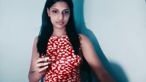 tiara online show from 15, 4, 2026