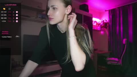 Snapshot of exe_cutie chatting on 13, 12, 2024 Mary online show from 13, 12, 2024