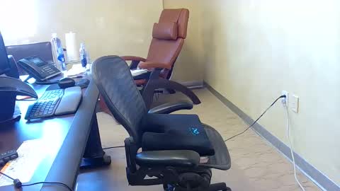 Snapshot of exhibitman69_ldb chatting on 2, 12, 2025 exhibitman69_ldb online show from 2, 12, 2025