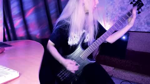 my real name is Irene but Exo is oke too  online show from 20, 10, 2025