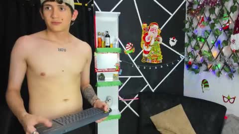 Snapshot of exotic_kisses_ chatting on 5, 12, 2024 exotic_kisses_ online show from 5, 12, 2024