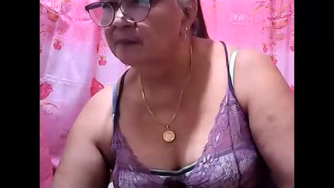 Snapshot of exotic_mom2024 chatting on 20, 2, 2025 exotic_mom2024 online show from 20, 2, 2025