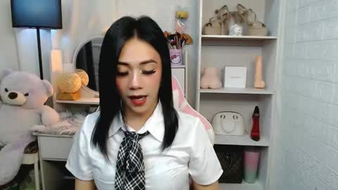 exotictssavie online show from 1, 3, 2025