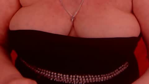 Snapshot of experiencedalana chatting on 1, 1, 2025 Alana online show from 1, 1, 2025