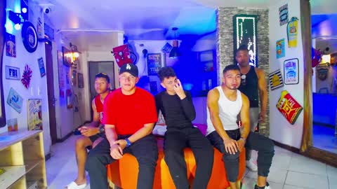 extrangers online show from 3, 12, 2024