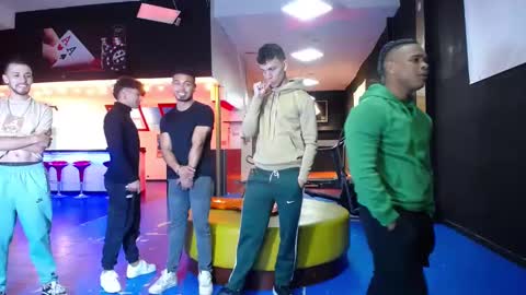 extrangers online show from 26, 2, 2025