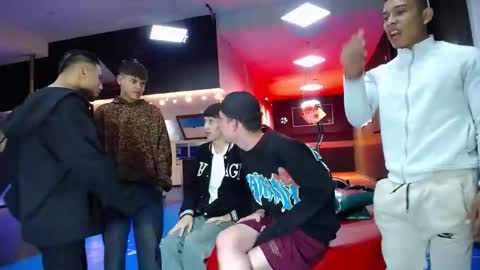 extrangers online show from 15, 9, 2025