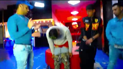 extrangers online show from 23, 9, 2025