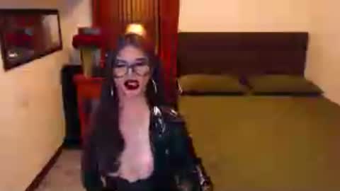 extremelydom online show from 11, 6, 2026