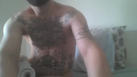 Snapshot of eyecloud250 chatting on 14, 12, 2025 mm online show from 14, 12, 2025