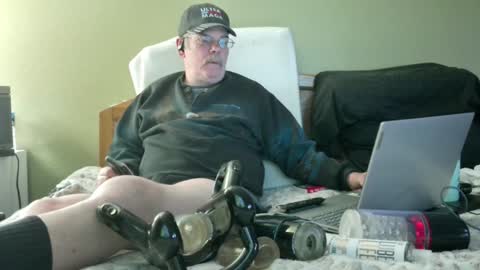 Eyeswideshut63 online show from 30, 12, 2024