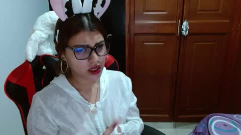 Snapshot of eyfy_bbs chatting on 30, 10, 2025 Nadia online show from 30, 10, 2025