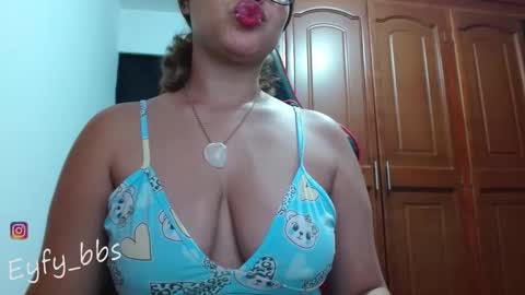 Snapshot of eyfy_bbs chatting on 12, 11, 2025 Nadia online show from 12, 11, 2025