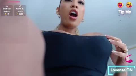 Snapshot of eylin_montanaa chatting on 8, 11, 2025 Andrea Carvajal online show from 8, 11, 2025