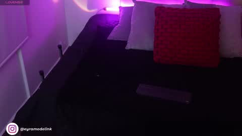 Snapshot of eyrarosee chatting on 30, 11, 2025 IG eyramodelink online show from 30, 11, 2025