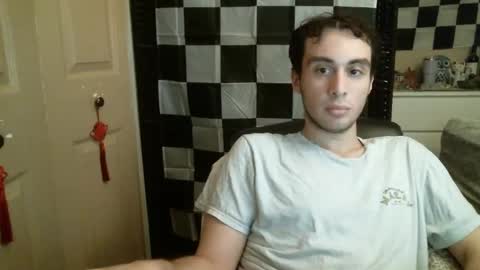 Ezra Naamah online show from 3, 2, 2025