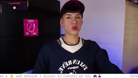 Snapshot of ezra_storm chatting on 8, 10, 2025 Juan online show from 8, 10, 2025