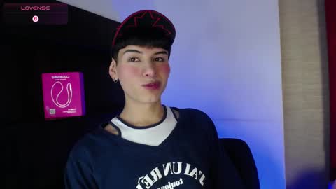 Snapshot of ezra_storm chatting on 19, 10, 2025 Juan online show from 19, 10, 2025