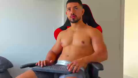 Ezzio Scolaro online show from 13, 9, 2025