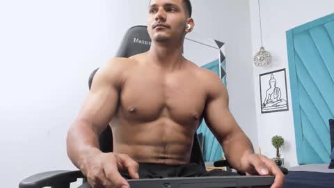 Snapshot of fabiorissi chatting on 13, 11, 2025 FABIO online show from 13, 11, 2025