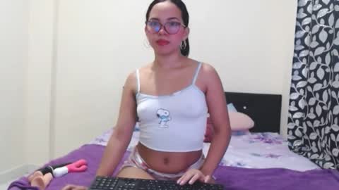 Snapshot of faby_21 chatting on 21, 12, 2025 jazmin online show from 21, 12, 2025