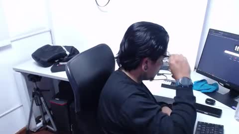 Snapshot of facasu__ chatting on 5, 4, 2026 camilo online show from 5, 4, 2026