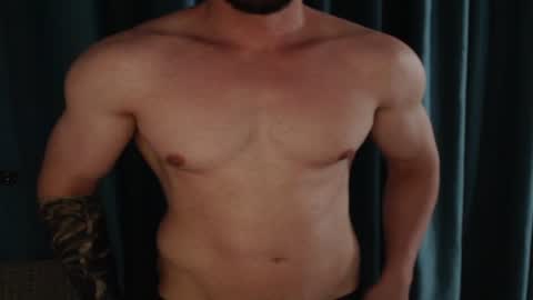 Snapshot of facelessmuscle chatting on 22, 7, 2026 facelessmuscle online show from 22, 7, 2026