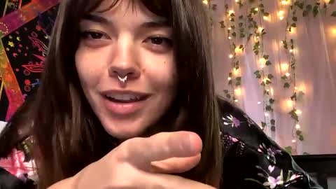 Snapshot of faerienugs chatting on 29, 9, 2025 Faerie 3 online show from 29, 9, 2025