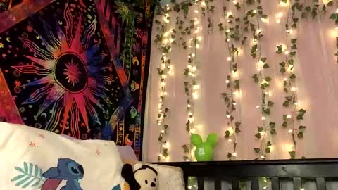 Snapshot of faerienugs chatting on 29, 10, 2025 Faerie 3 online show from 29, 10, 2025