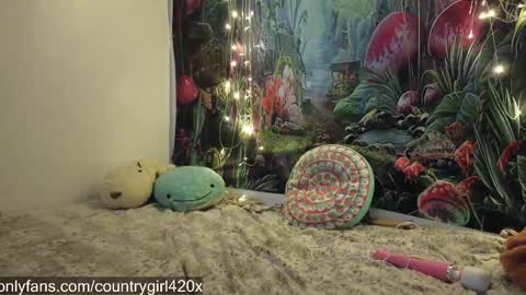 Snapshot of faerienugs chatting on 24, 11, 2025 Faerie 3 online show from 24, 11, 2025