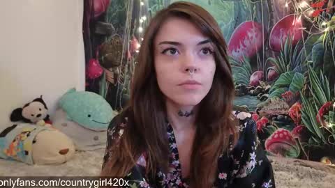 Snapshot of faerienugs chatting on 26, 11, 2025 Faerie 3 online show from 26, 11, 2025