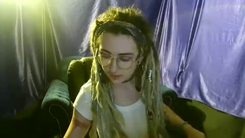 Snapshot of faexoxoxo chatting on 8, 11, 2025 Fae online show from 8, 11, 2025