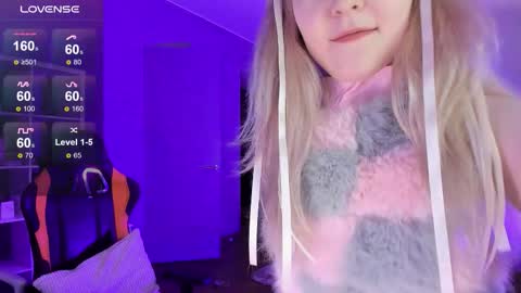 Snapshot of fairy_casey chatting on 25, 11, 2025 fairy_casey online show from 25, 11, 2025