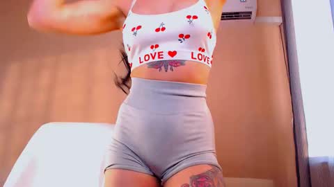 Snapshot of fairy_elli_hot chatting on 17, 12, 2025 Elli online show from 17, 12, 2025