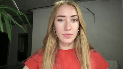 Snapshot of fairy_face chatting on 8, 9, 2025 fairy_face online show from 8, 9, 2025