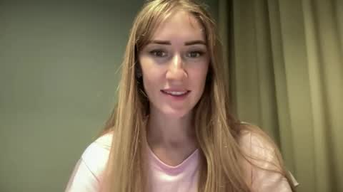 Snapshot of fairy_face chatting on 14, 9, 2025 fairy_face online show from 14, 9, 2025